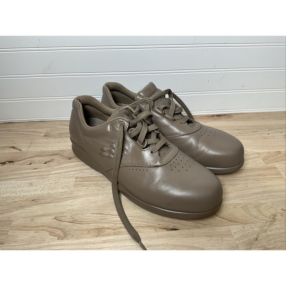 Women's 11 SAS Comfort Leather Free Time Mocha Walking Shoes Lace Up Sneakers